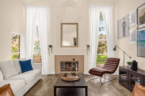 House | Internet