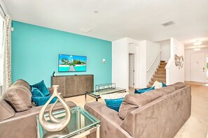 6 bedrooms, Internet - Lakefront Home w Pool Loft Cinema Games BBQ (Kissimmee)