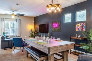 House | 4 bedrooms, Internet - Upstay - East Austin Home w Yard Games Fire Pit (Austin)