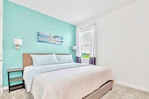 House | 8 bedrooms, Internet - 16-guest Lakefront Home w Pool-cinema-games (Kissimmee)