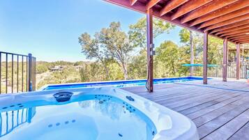 House | 6 bedrooms, desk, Internet