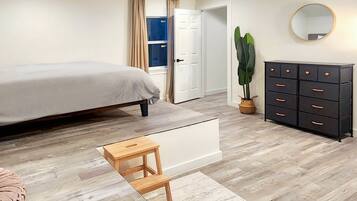 House | 6 bedrooms, desk, Internet