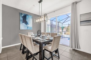 House | 8 bedrooms, Internet