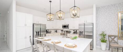 House | 12 bedrooms, Internet