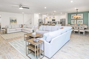 House | 15 bedrooms, Internet - Upstay - Magic Mansion w Pool-spa-cinema-games (Kissimmee)