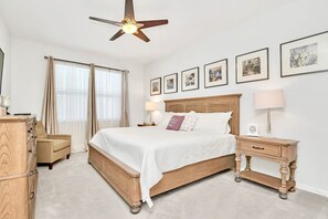 House | 8 bedrooms, Internet - 18 Guest Resort Home - Pool BBQ - Near Disney (Kissimmee)