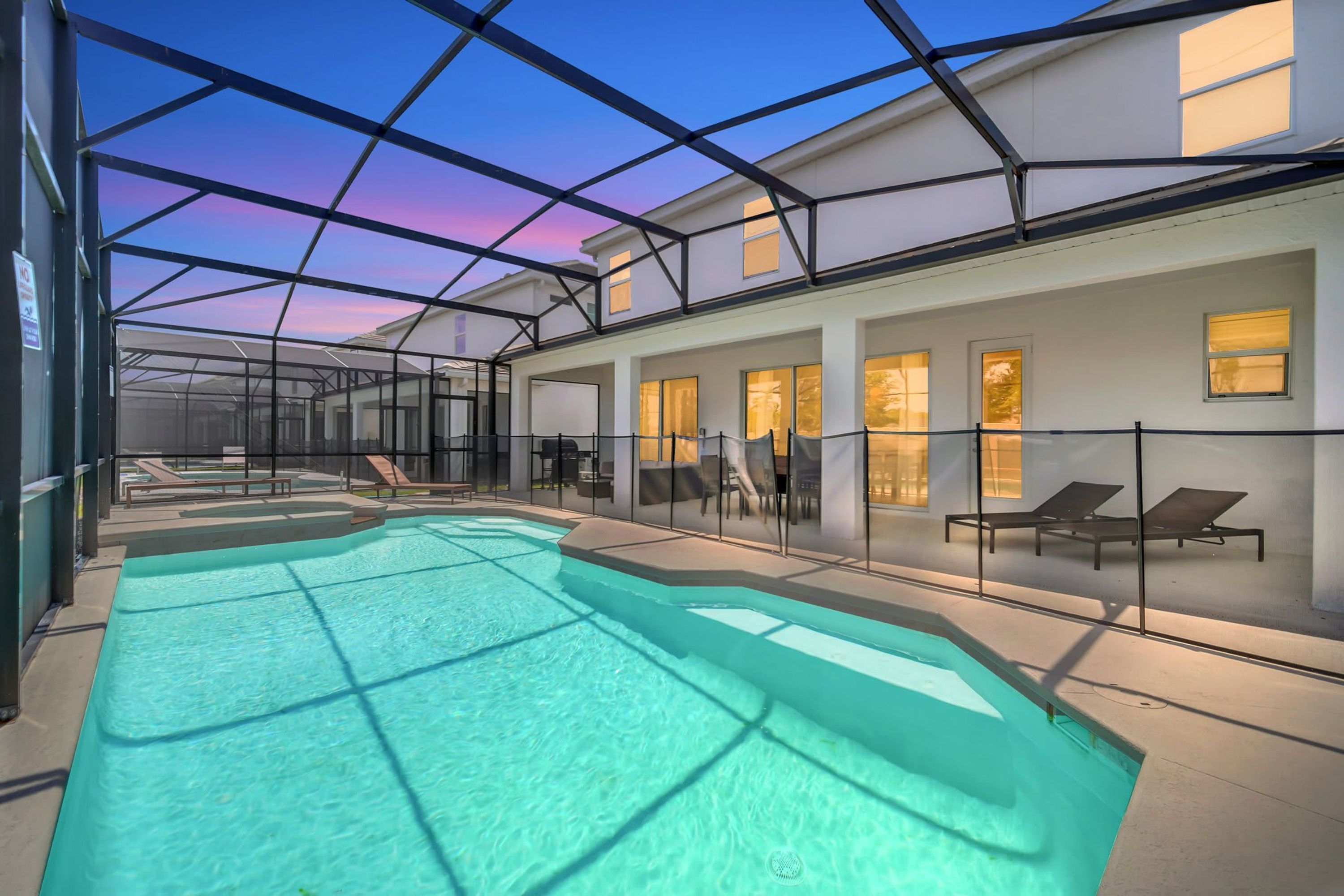 House | 10 bedrooms, desk, Internet