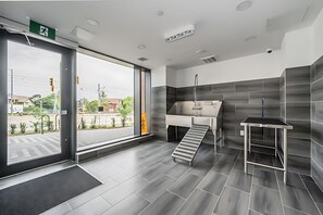 1 bedroom, high-speed internet - Newly Built Condo w Amazing Amenities and Views (Kitchener)