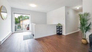 Unclassified image, 3 of 28, button - Bobcaygeon LRG 3 Bedroom Apartment - Pet Friendly (Kawartha Lakes)