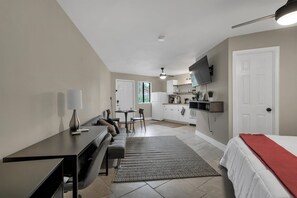 Apartment | Schreibtisch, Internetzugang