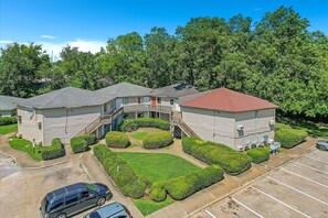 Apartment - Modern Studio Apartment - King Bed (Huntsville)