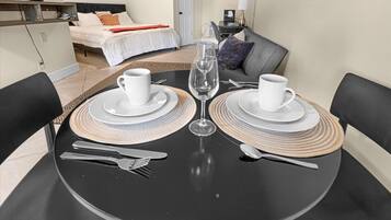 Apartment | Desk, Internet