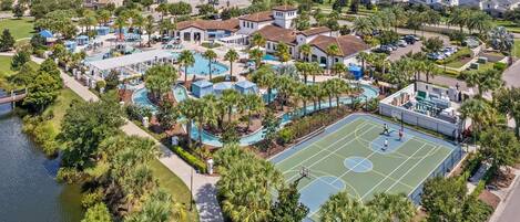 House | 8 bedrooms, desk, Internet