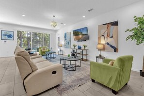 House | 10 bilik tidur, Internet