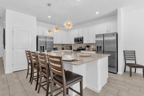 House | 10 bilik tidur, Internet