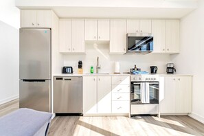 Apartment - New High Rise Building With Gorgeous Views (Kitchener)