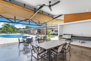 Apartemen | 3 kamar tidur dan internet