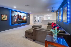 8 bedrooms, Internet - Spacious 8BR Home for Large Group - Pool Games (Kissimmee)