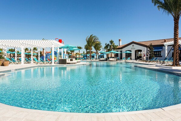 8 bedrooms, Internet - Spacious 8BR Home for Large Group - Pool Games (Kissimmee)