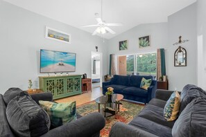 5 bedrooms, Internet - Upstay - Bungalow w Private Pool Hot Tub Lake View (Davenport)