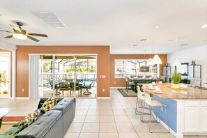 6 bedrooms, Internet - Family Resort Home w Private Pool BBQ Pingpong (Kissimmee)