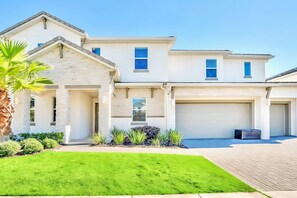 House | 15 bedrooms, Internet - Upstay - Patio Paradise w Pool-spa-games-tikibar (Kissimmee)