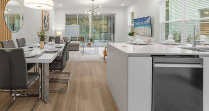 Upstay - Modern Family Townhome With Pool