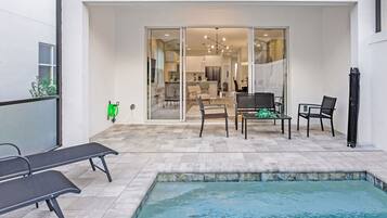 Apartment | 4 bedrooms, desk, Internet