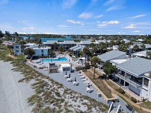 Exterior - Charming Studio condo on the beach fully remodeled! (Venice)