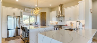 Mtn-View Retreat w/ Game Room in Prescott!