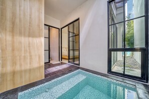 Premium Suite, 1 Bedroom, Balcony, Ground Floor | 1 bedroom, free WiFi, bed sheets - Royal Arkadia Villa (Pecatu)