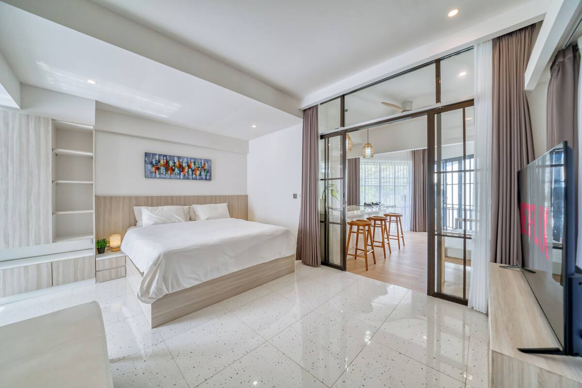 Suite ejecutiva, 1 habitación, balcón | 1 dormitorio, wifi gratis, ropa de cama