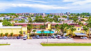 Front of property - Oasis Boca Raton (Boca Raton)