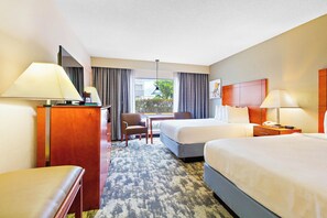 Bureau, rideaux occultants, fer et planche à repasser, Wi-Fi gratuit