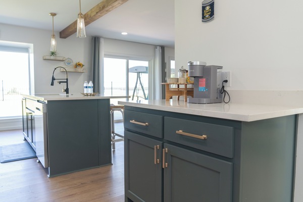 Microondas, horno, placa de cocina, lavavajillas