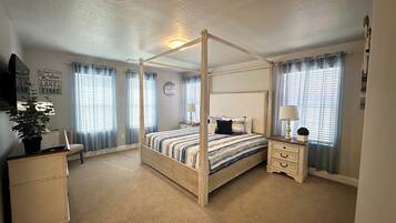 4 bedrooms, desk, iron/ironing board, travel crib