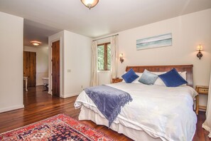 5 dormitorios, tabla de planchar con plancha, cuna de viaje y wifi