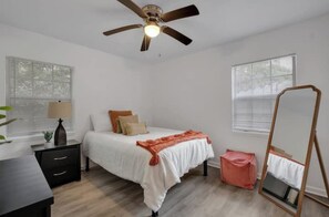 3 bedrooms, iron/ironing board, WiFi, bed sheets