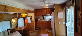 Nice RV with AC in Belleview - Perfect for a cozy getaway