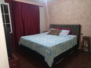 7 bedrooms, WiFi, bed sheets - Hermosa casa cómoda, espaciosa y con todas las comodidades  (Cochabamba)