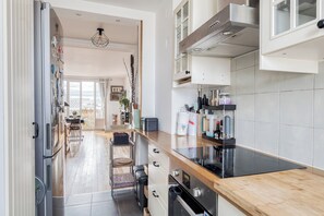 Kühlschrank, Ofen, Herdplatte, Geschirrspüler