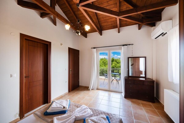 Interior - Villa Eudora - Two Bedroom Villa, Sleeps 4 (Lefkada)