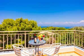 Outdoor dining - Villa Eudora - Two Bedroom Villa, Sleeps 4 (Lefkada)
