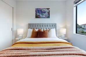 4 chambres, fer et planche à repasser, accès au Wi-Fi (inclus)