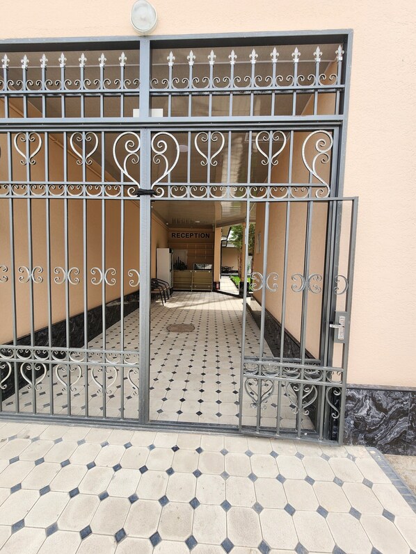 Property entrance - Room4you (Tashkent)