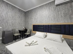 Desk, laptop workspace, soundproofing, iron/ironing board - Room4you (Tashkent)