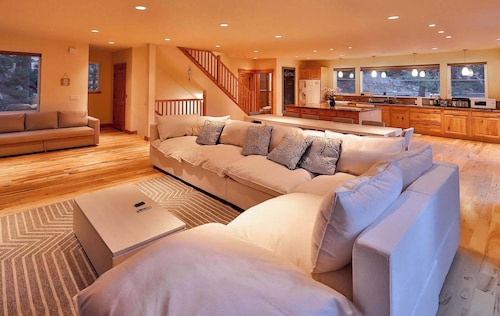 The Elevator House Sleeps 10!