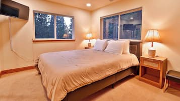 House, Multiple Beds, Patio, Mountain View (The Elevator House) | 4 bedrooms, individually decorated, individually furnished, desk