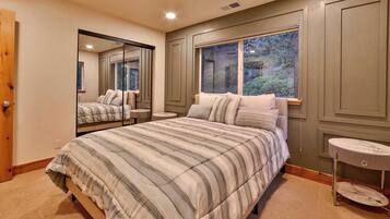4 bedrooms, individually decorated, individually furnished, desk