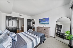 2 bedrooms, desk, iron/ironing board, WiFi
